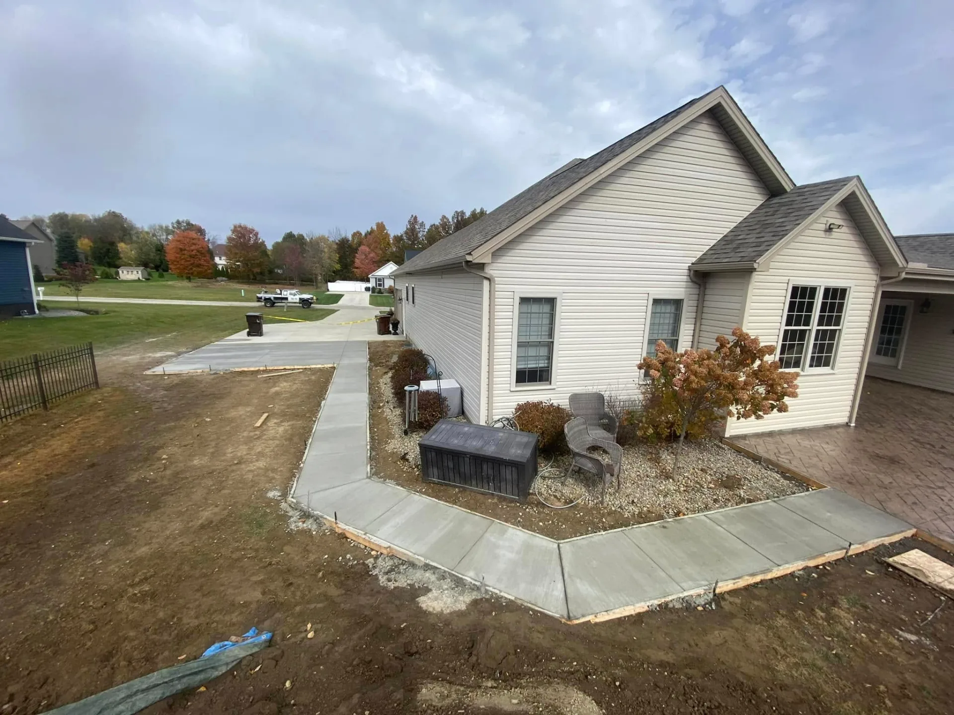 Wraparound walkway & pad